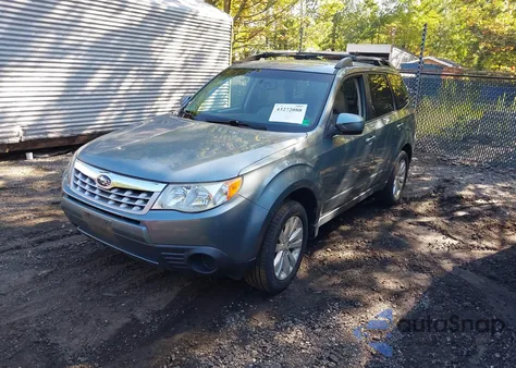 2012 Subaru Forester 2.5X Premium z USA, uszkodzony, nr VIN JF2SHADC3CH434884